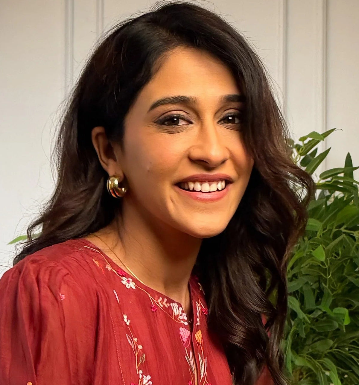 Regina Cassandra in Luna Black Enamel Hoops Main image