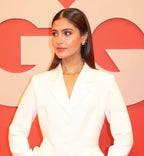 Anshika Verma in Twisted Choker