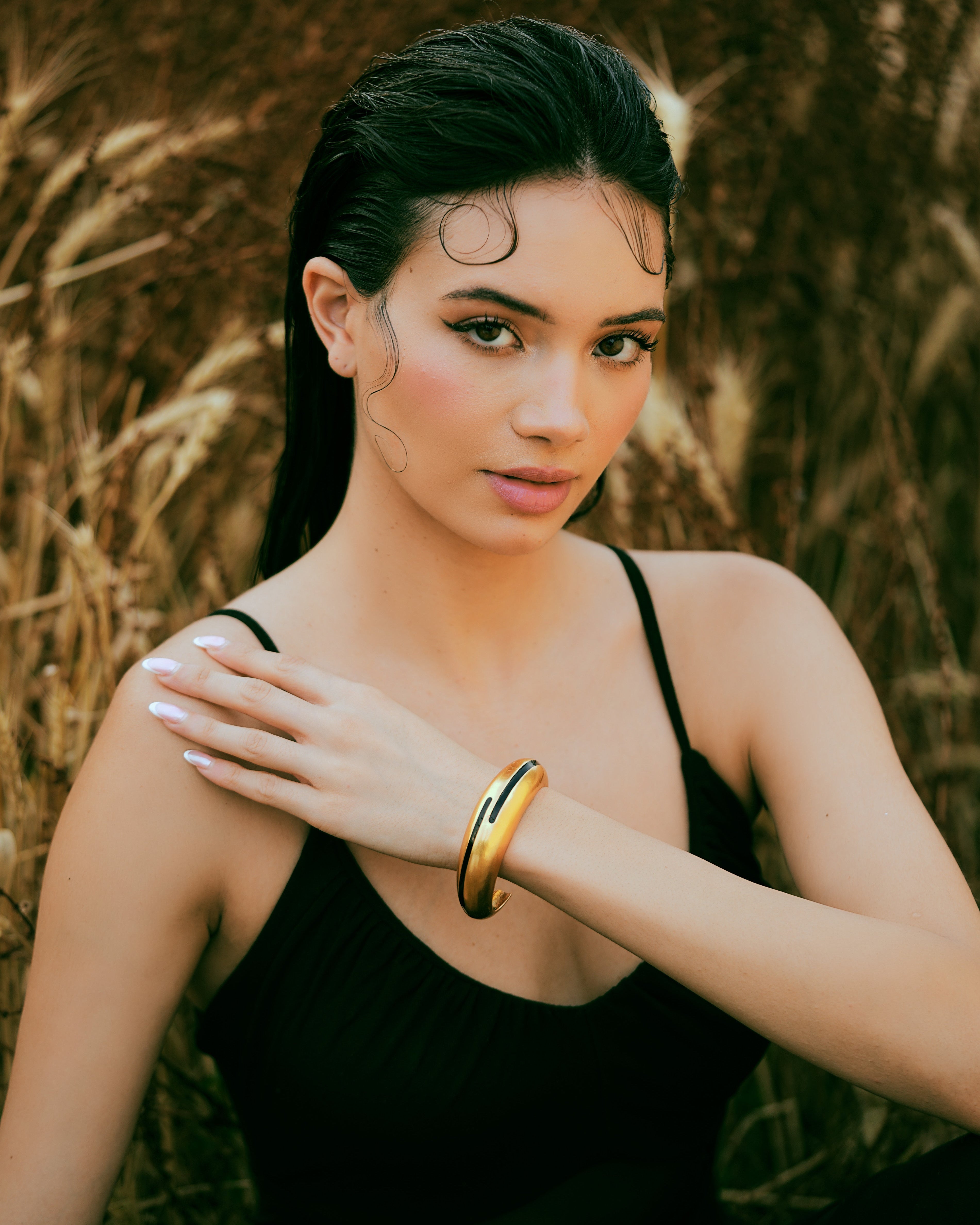 Circlet Black Enamel Gold Bangle