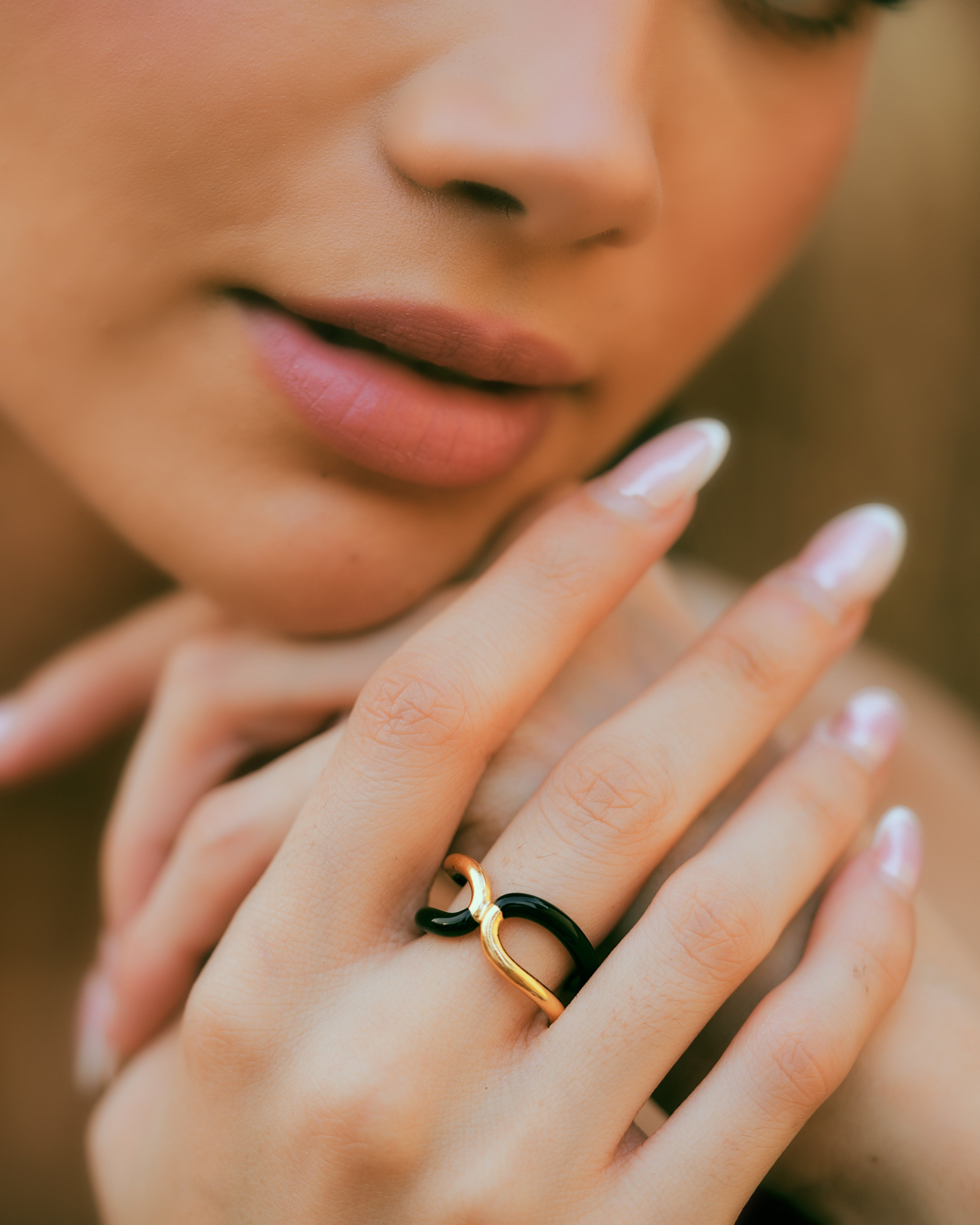 Sara Ali Khan in Twistie 2-way Black Enamel Ring