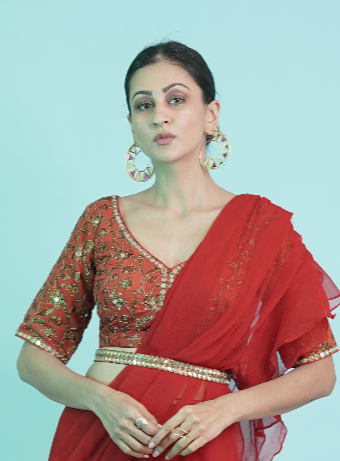 Sukhneet Wadhwa in Güell Earrings