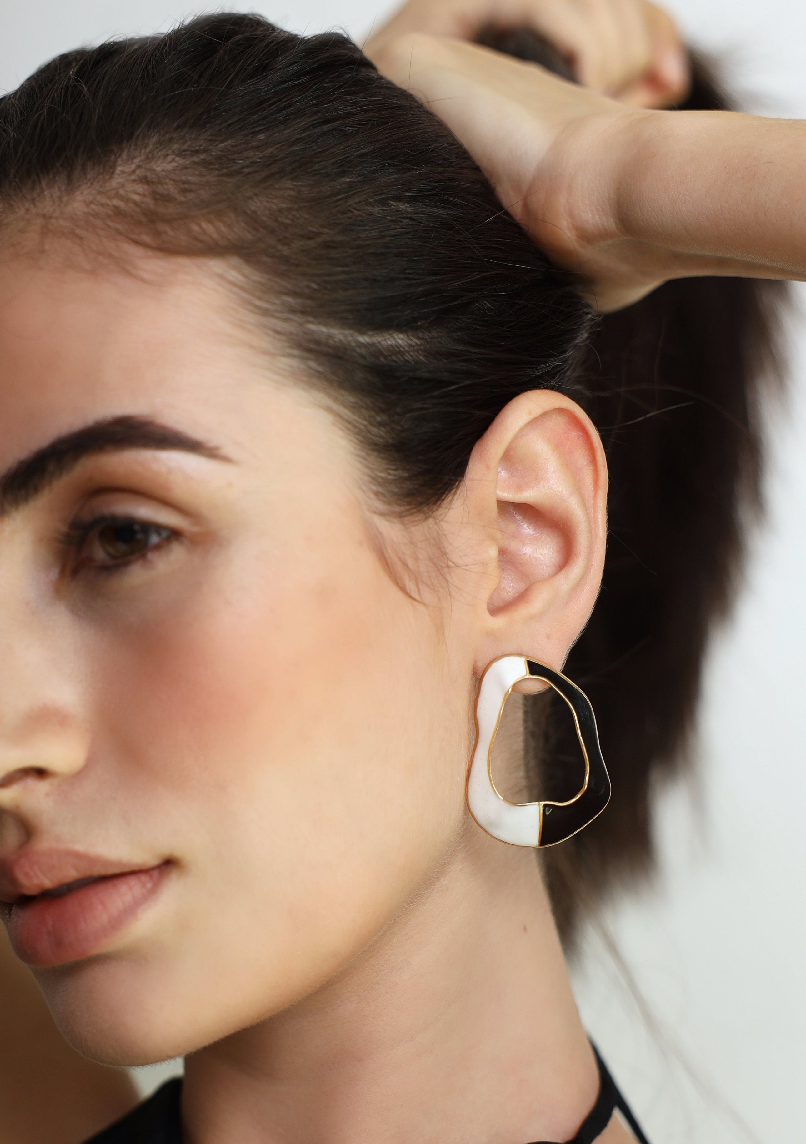 Karishma Kapoor in Diora - Cascade Studs Secondary image
