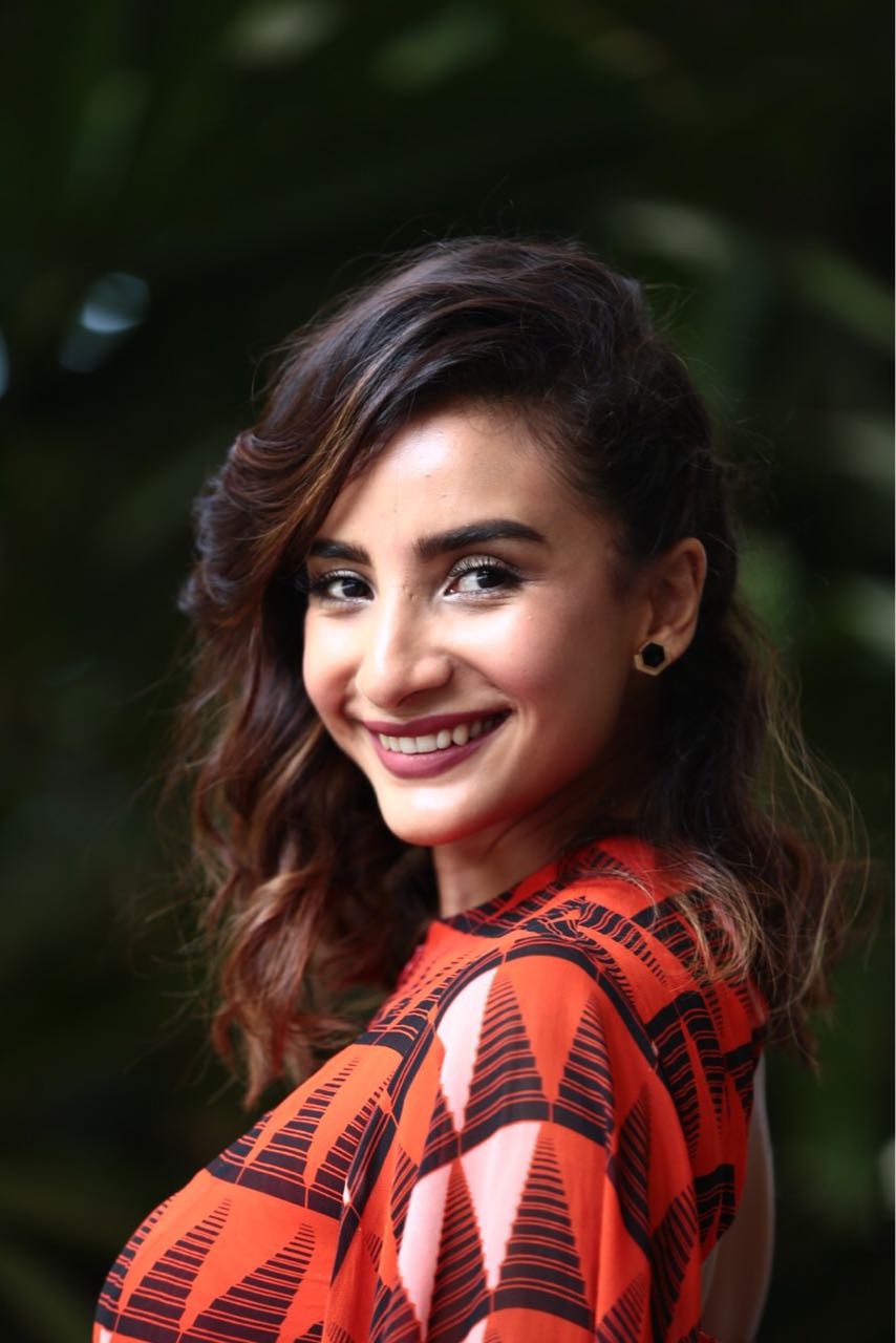 Patralekha in Orchard Studs- Black Main image