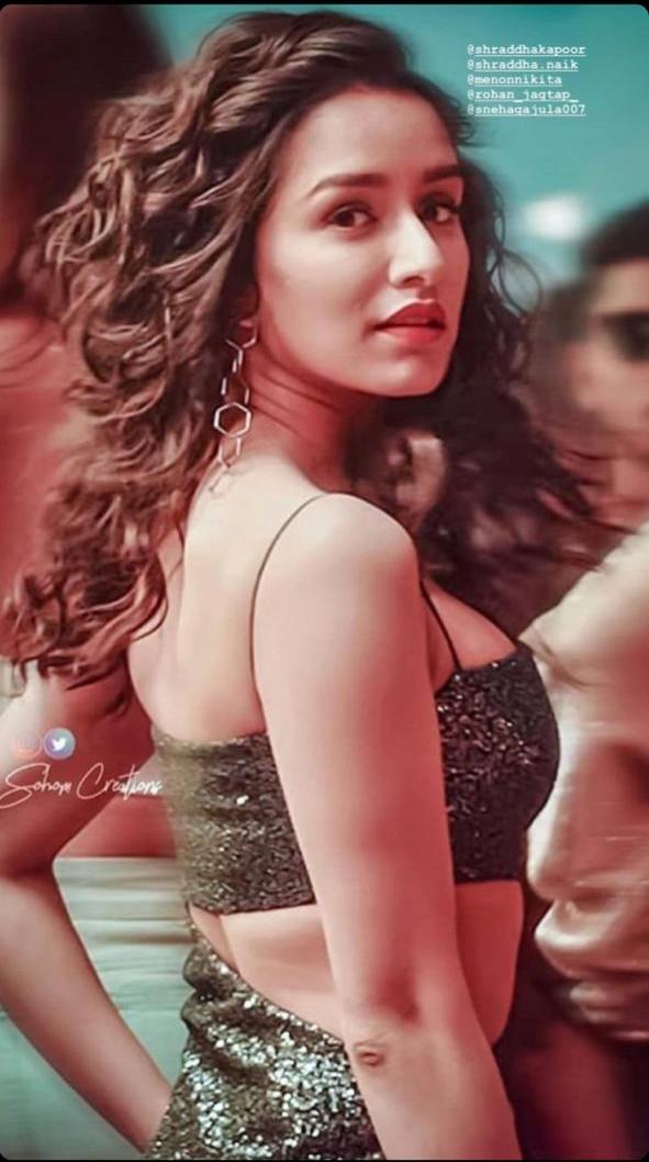Shraddha Kapoor in Maze Earrings - Gold & Rose Gold