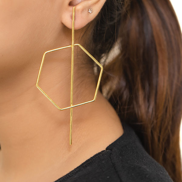 Anushka Sharma in Stinger Earrings