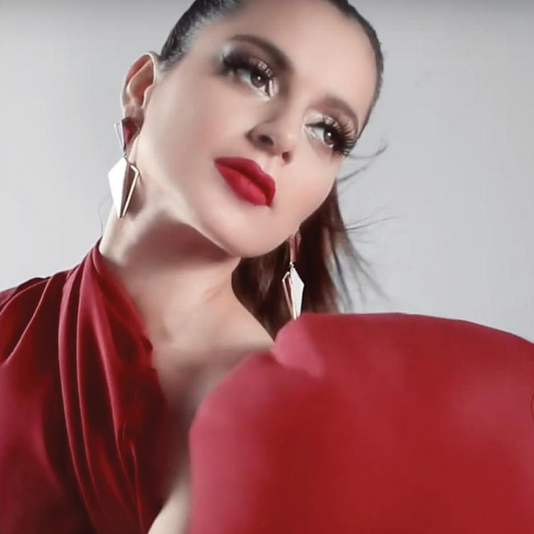 Kangana Ranaut in Thinis Earrings Main image